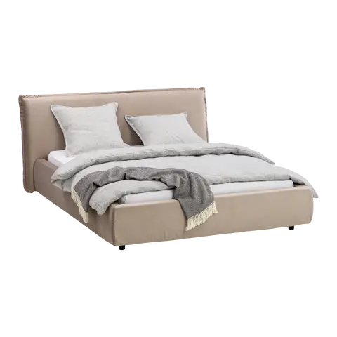 Bett Elvy
