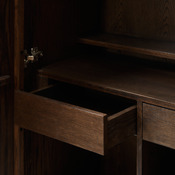 commode Latina