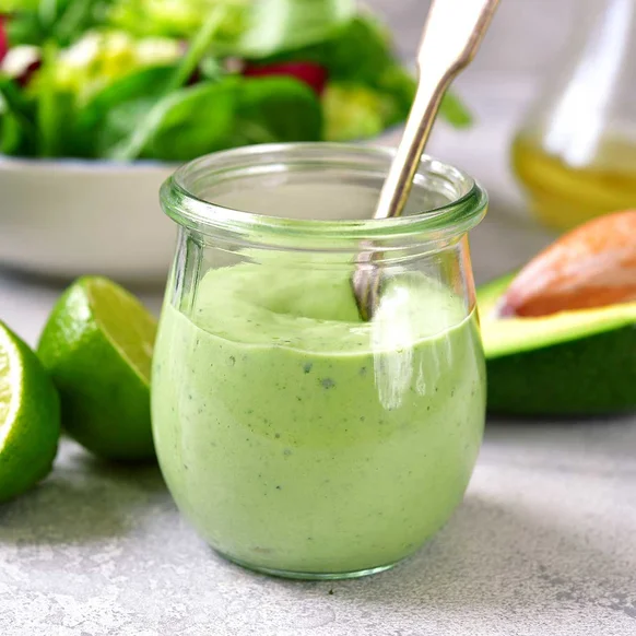 salatsaucen-bild-text-avocado-joghurt-sauce.jpg