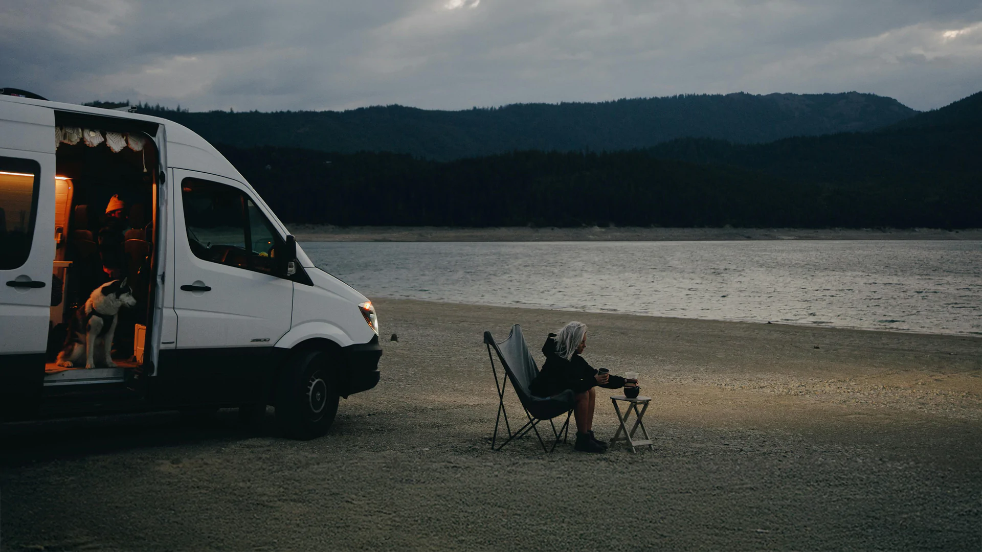 Header_VanLife_Bus_desktop.jpg
