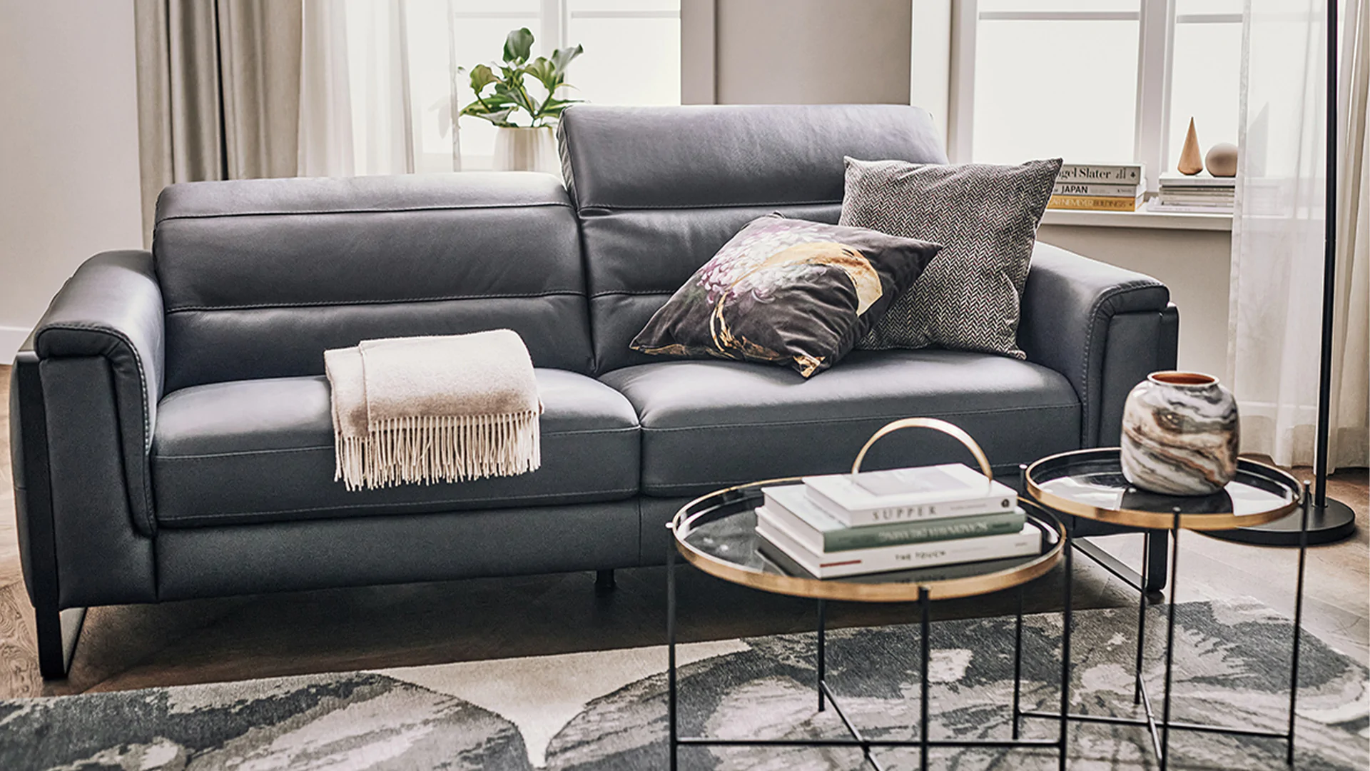 InspiHeader_RatgeberKleineSofas_2280x1282.jpg