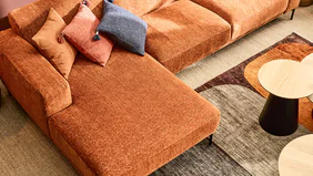 OrangeBraunSofa1120x630.jpg